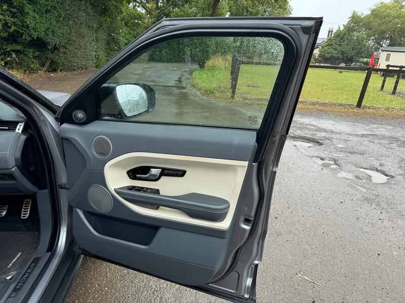 LAND ROVER RANGE ROVER EVOQUE