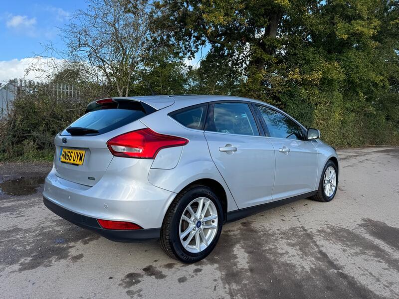 FORD FOCUS