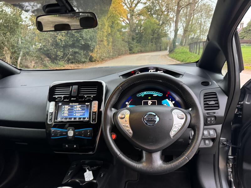 NISSAN LEAF