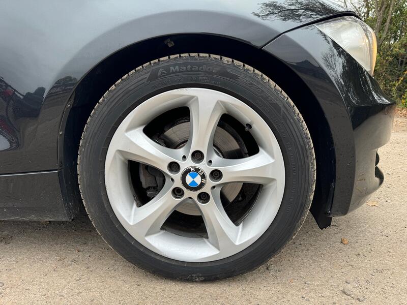 BMW 1 SERIES