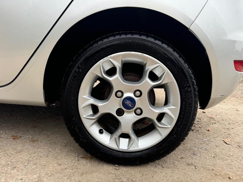 FORD FIESTA