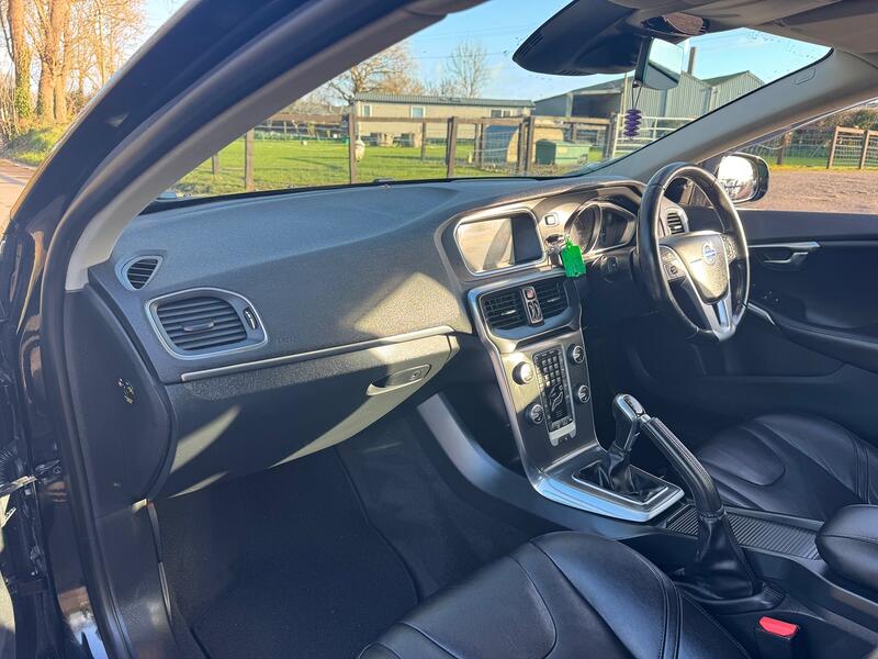 VOLVO V40