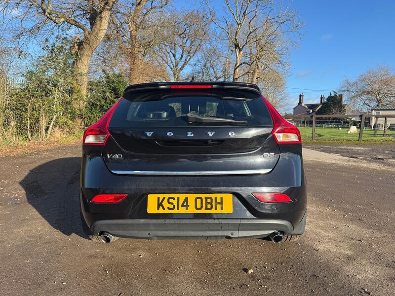 VOLVO V40