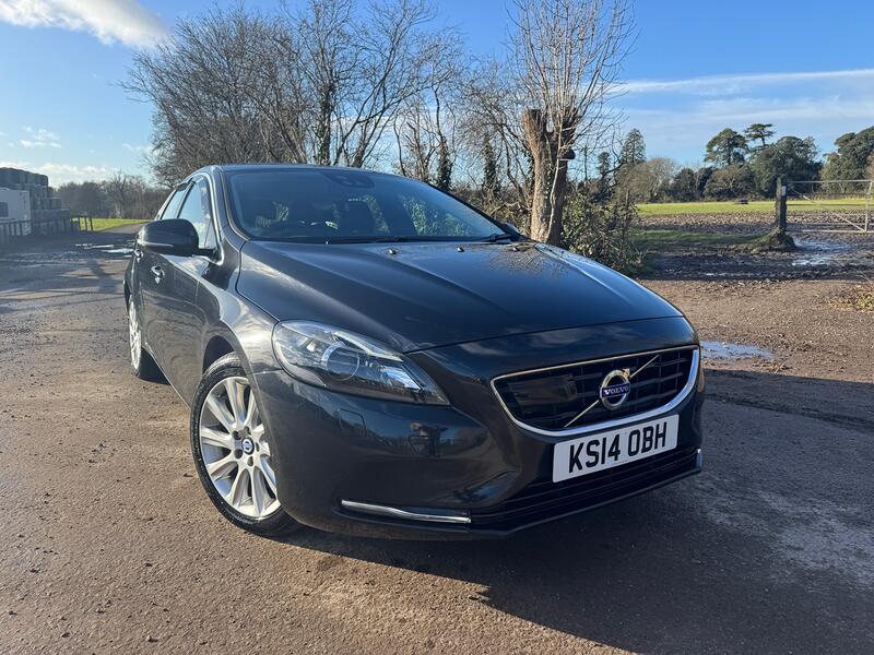 VOLVO V40