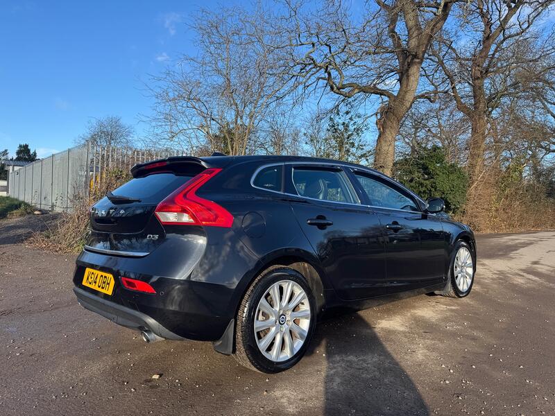 VOLVO V40