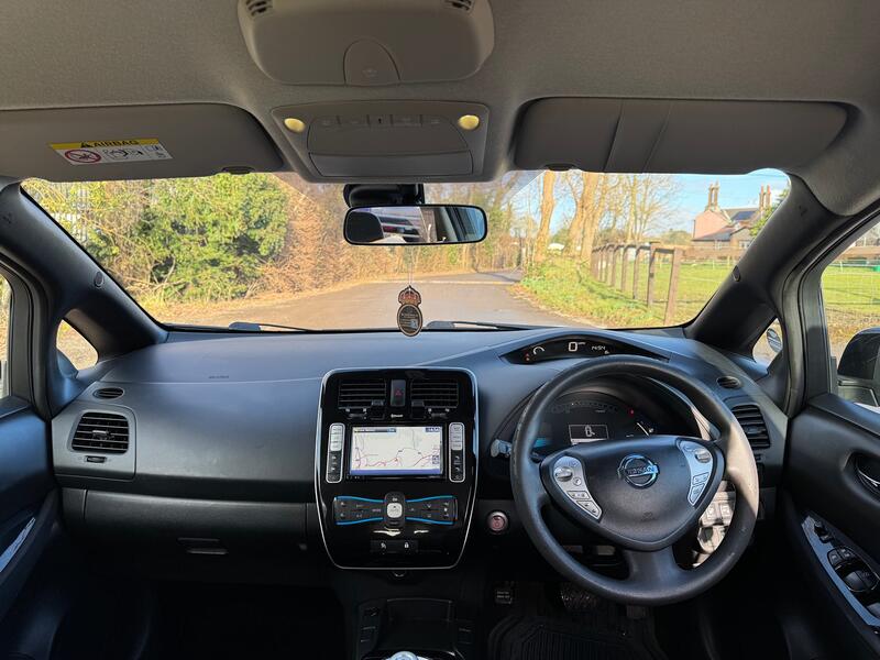 NISSAN LEAF