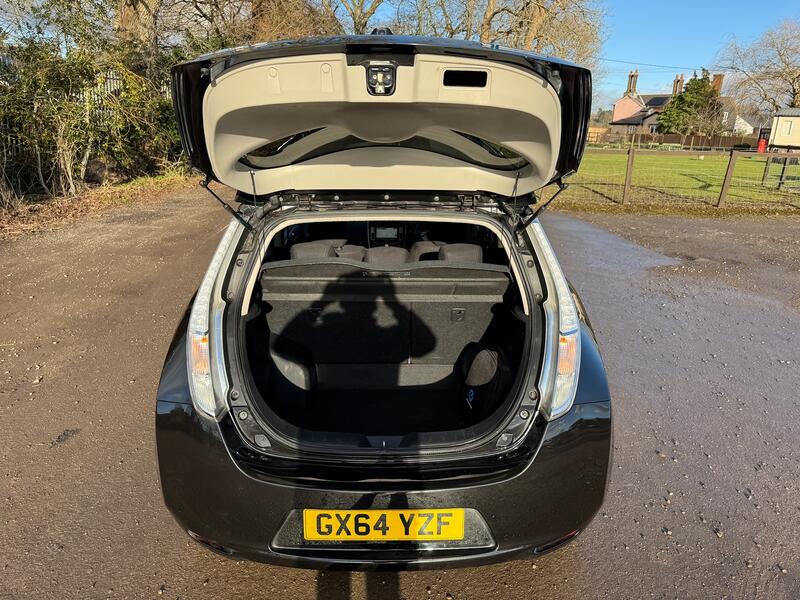 NISSAN LEAF