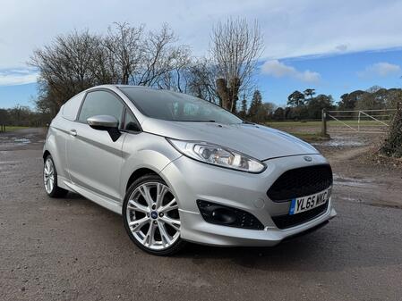 FORD FIESTA VAN