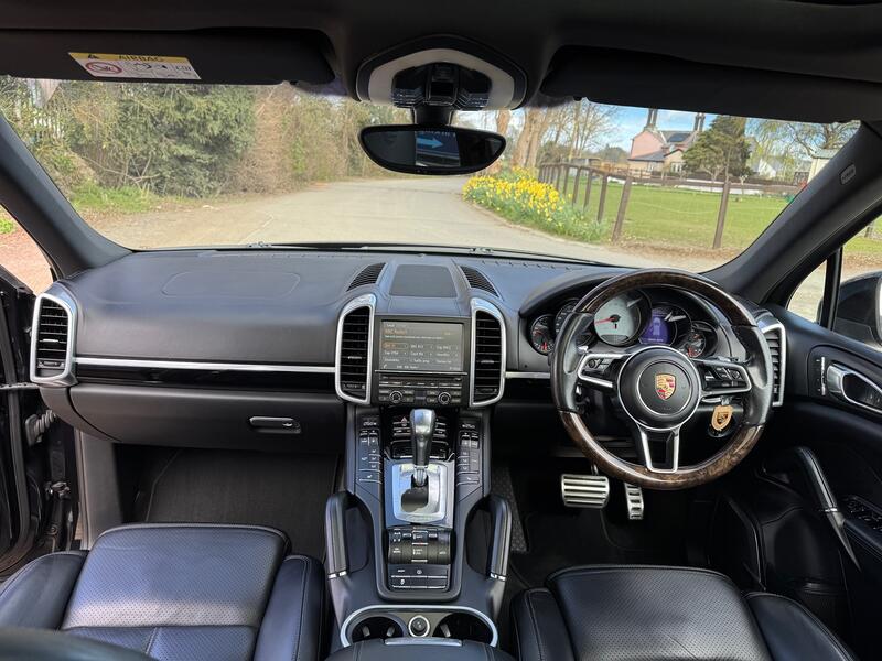 PORSCHE CAYENNE