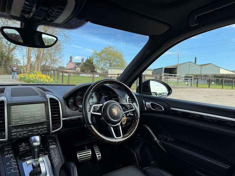 PORSCHE CAYENNE