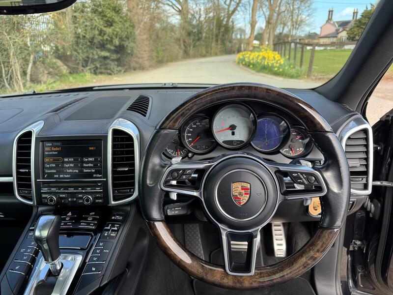 PORSCHE CAYENNE
