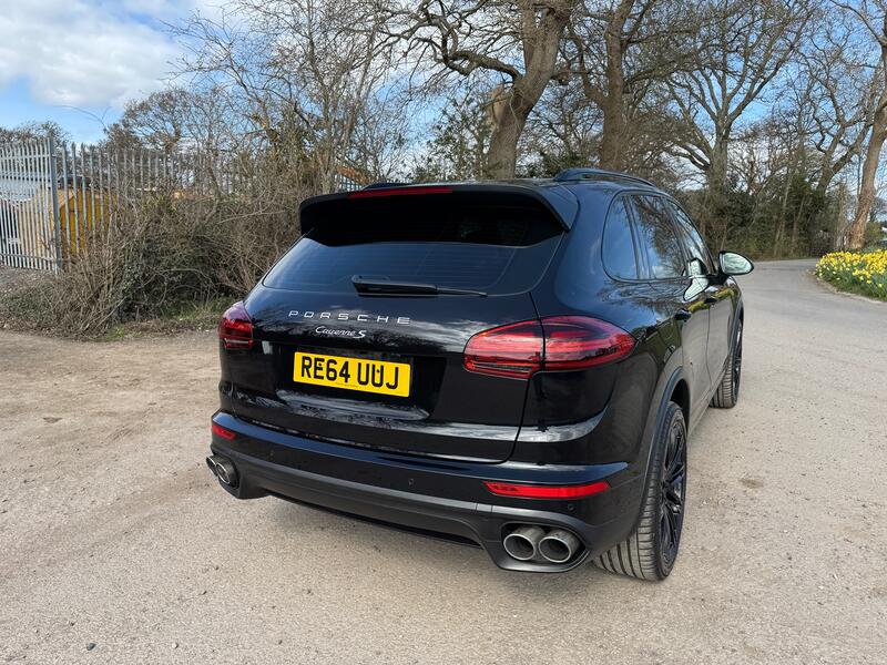PORSCHE CAYENNE