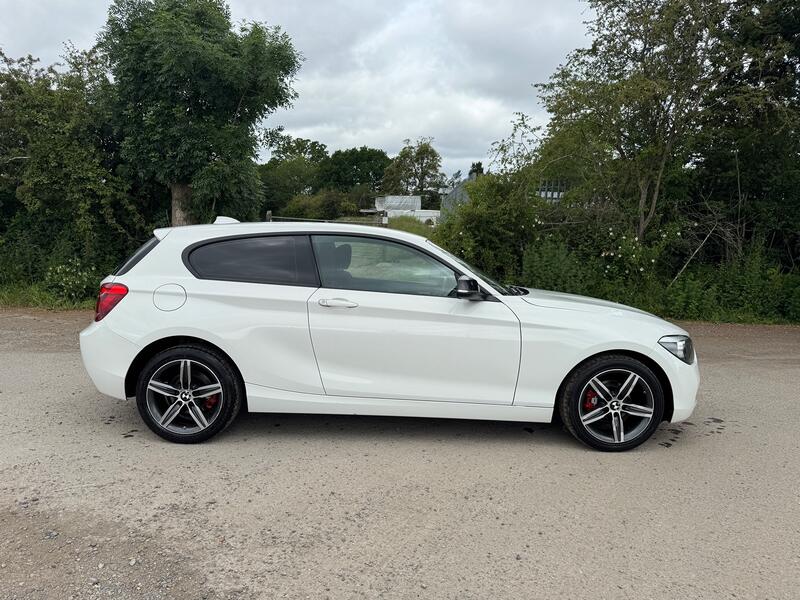 BMW 1 SERIES