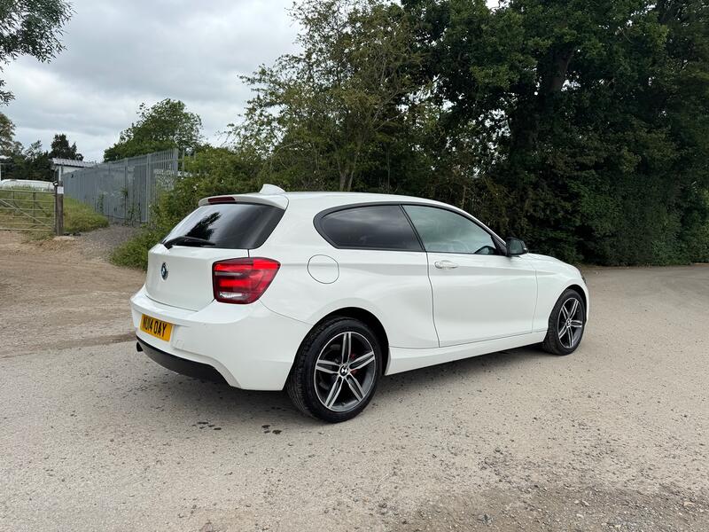 BMW 1 SERIES