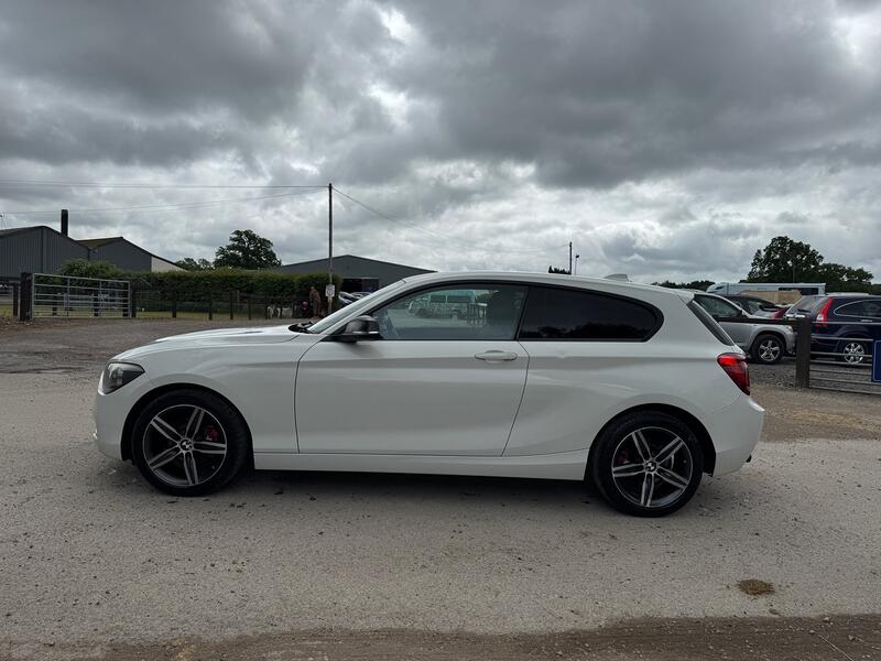 BMW 1 SERIES